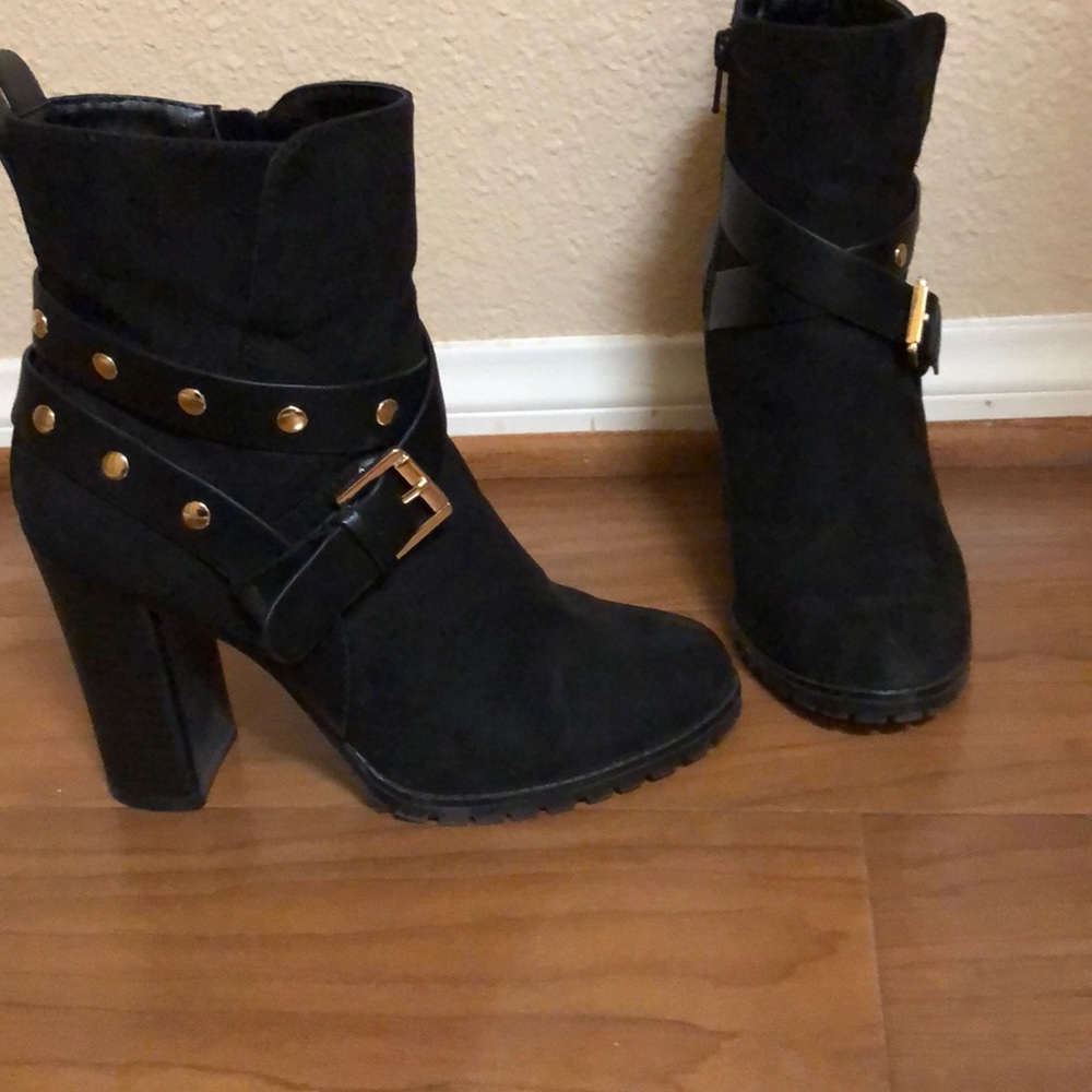 Black boots with chunky heels